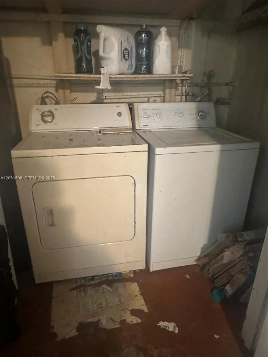 62 Spinning Wheel Ln Tamarac, FL 33319