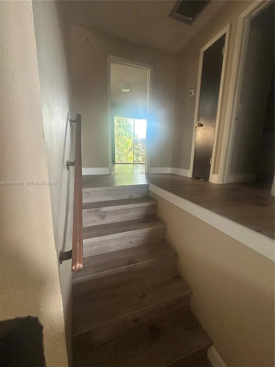 62 Spinning Wheel Ln Tamarac, FL 33319