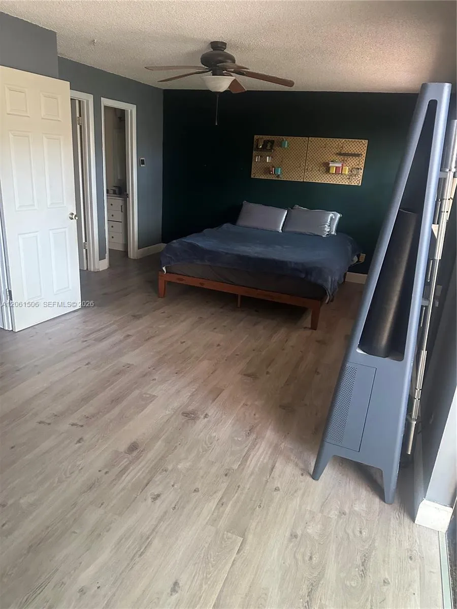 62 Spinning Wheel Ln Tamarac, FL 33319