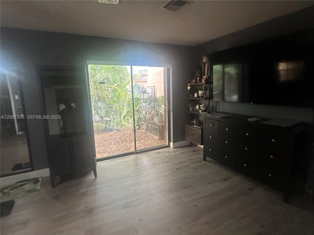 62 Spinning Wheel Ln Tamarac, FL 33319