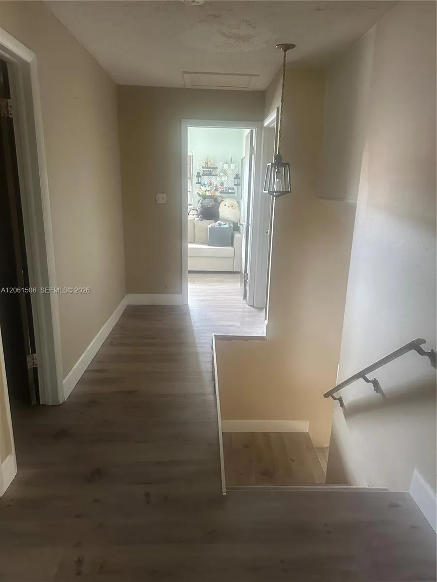 62 Spinning Wheel Ln Tamarac, FL 33319