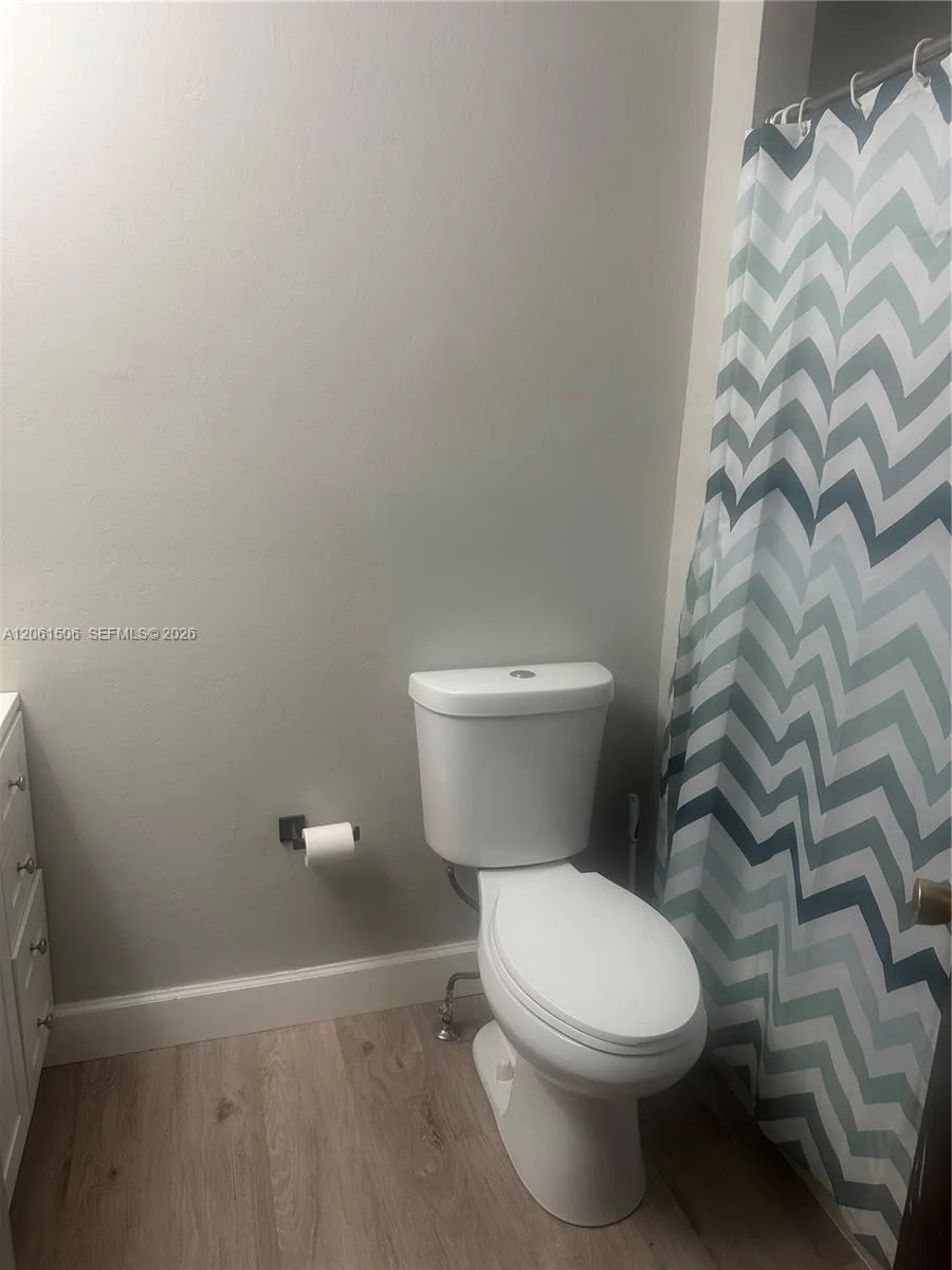 62 Spinning Wheel Ln Tamarac, FL 33319