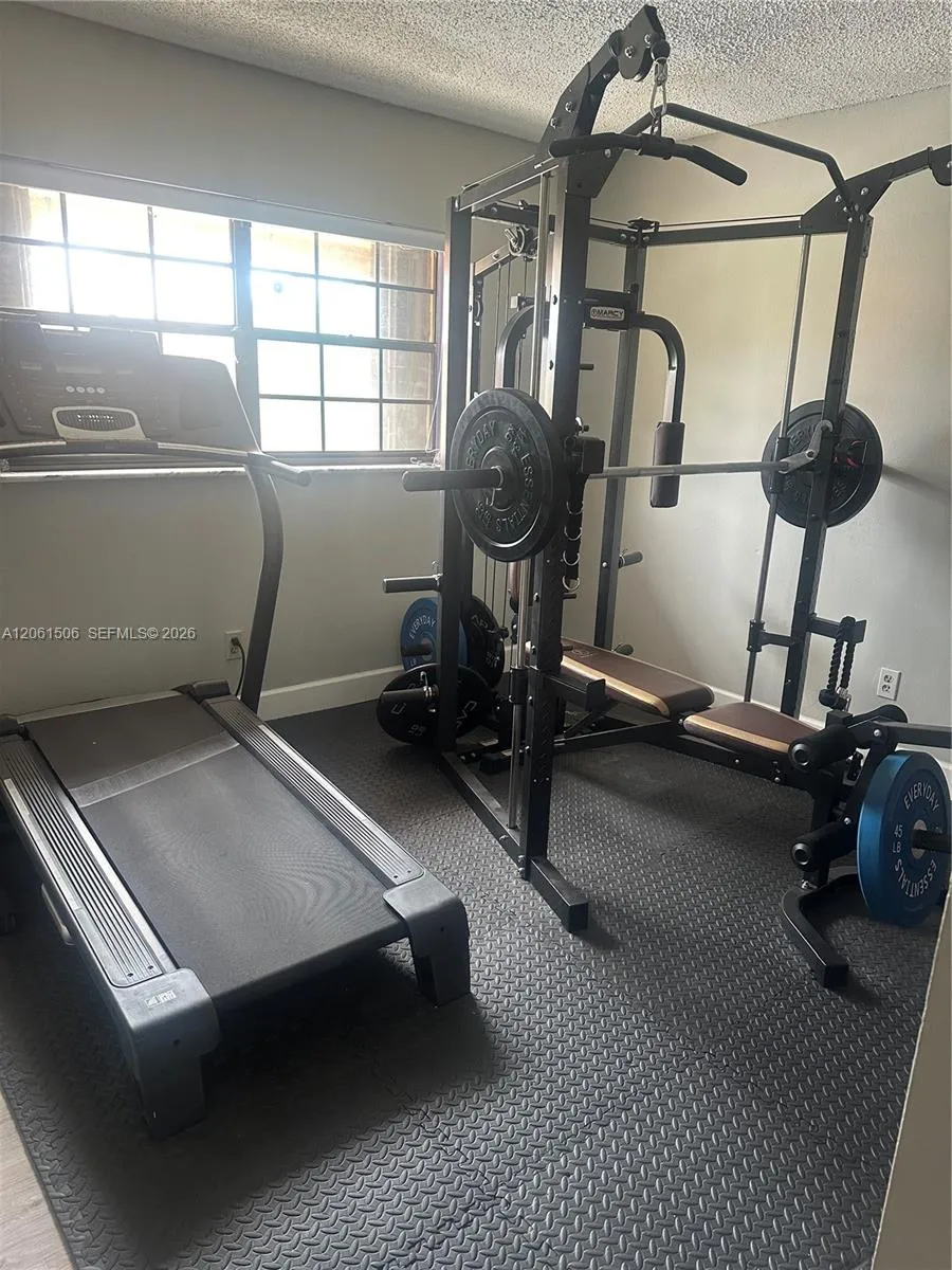 62 Spinning Wheel Ln Tamarac, FL 33319