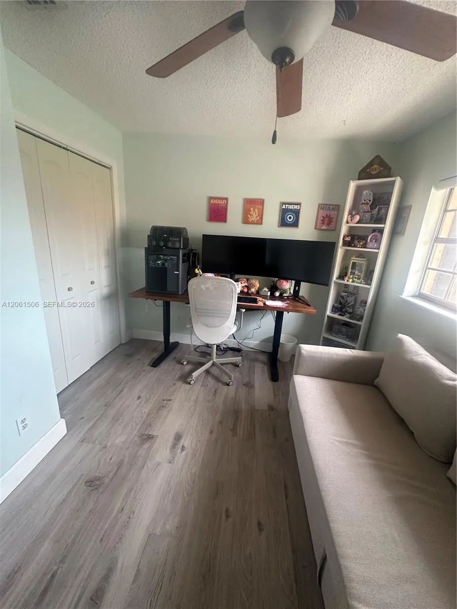 62 Spinning Wheel Ln Tamarac, FL 33319