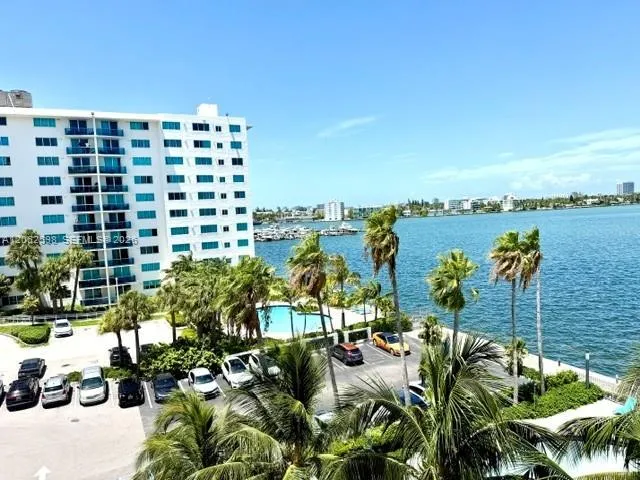 7501 E Treasure Dr #5H North Bay Village, FL 33141