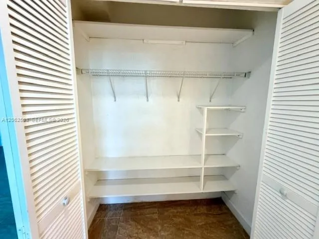 7501 E Treasure Dr #5H North Bay Village, FL 33141