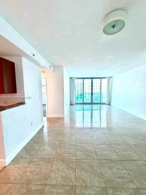 7501 E Treasure Dr #5H North Bay Village, FL 33141