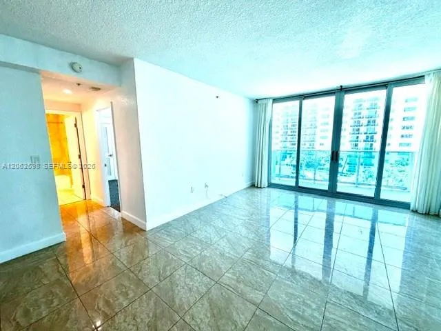 7501 E Treasure Dr #5H North Bay Village, FL 33141