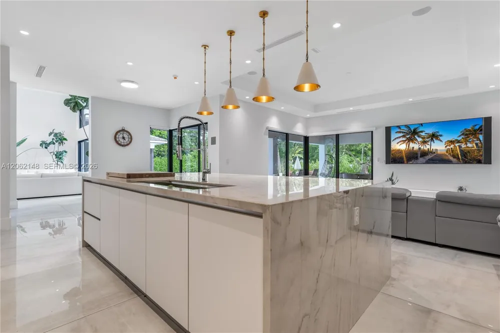 7830 SW 117th St Pinecrest, FL 33156