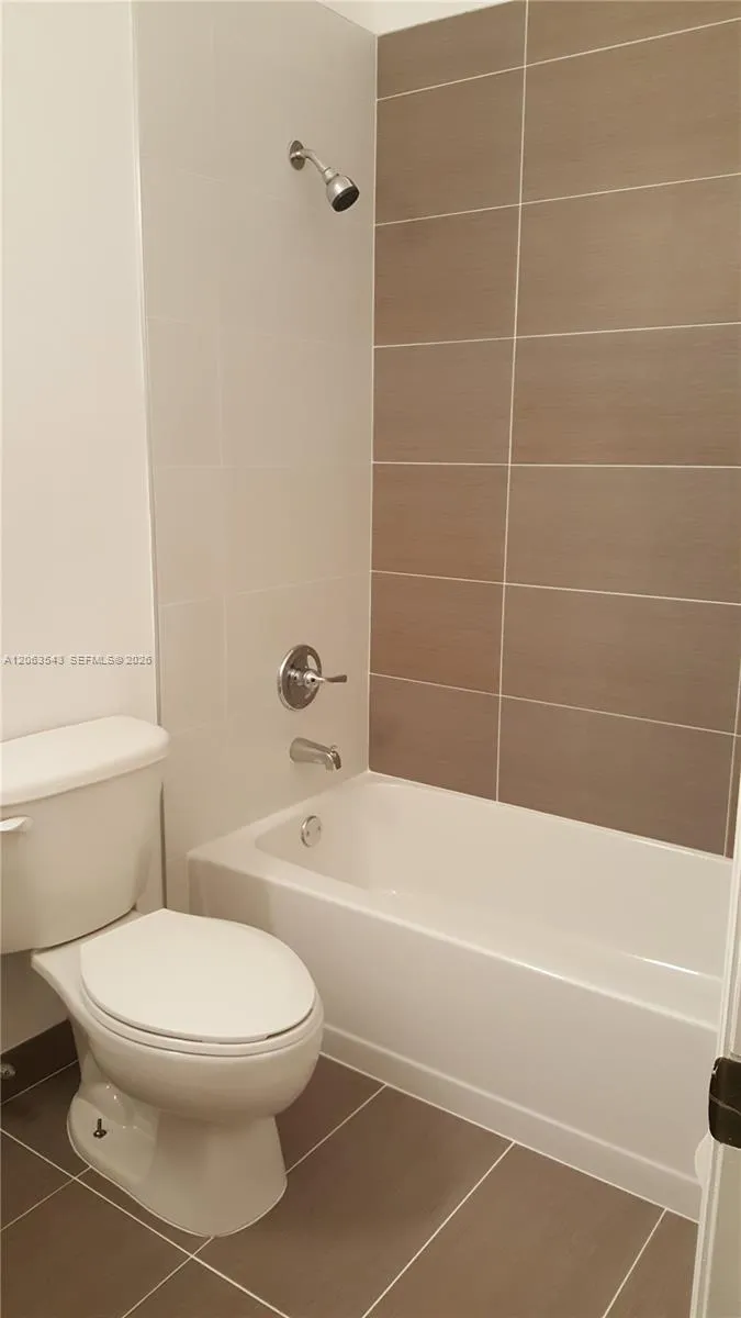 15375 SW 9th Way Miami, FL 33194