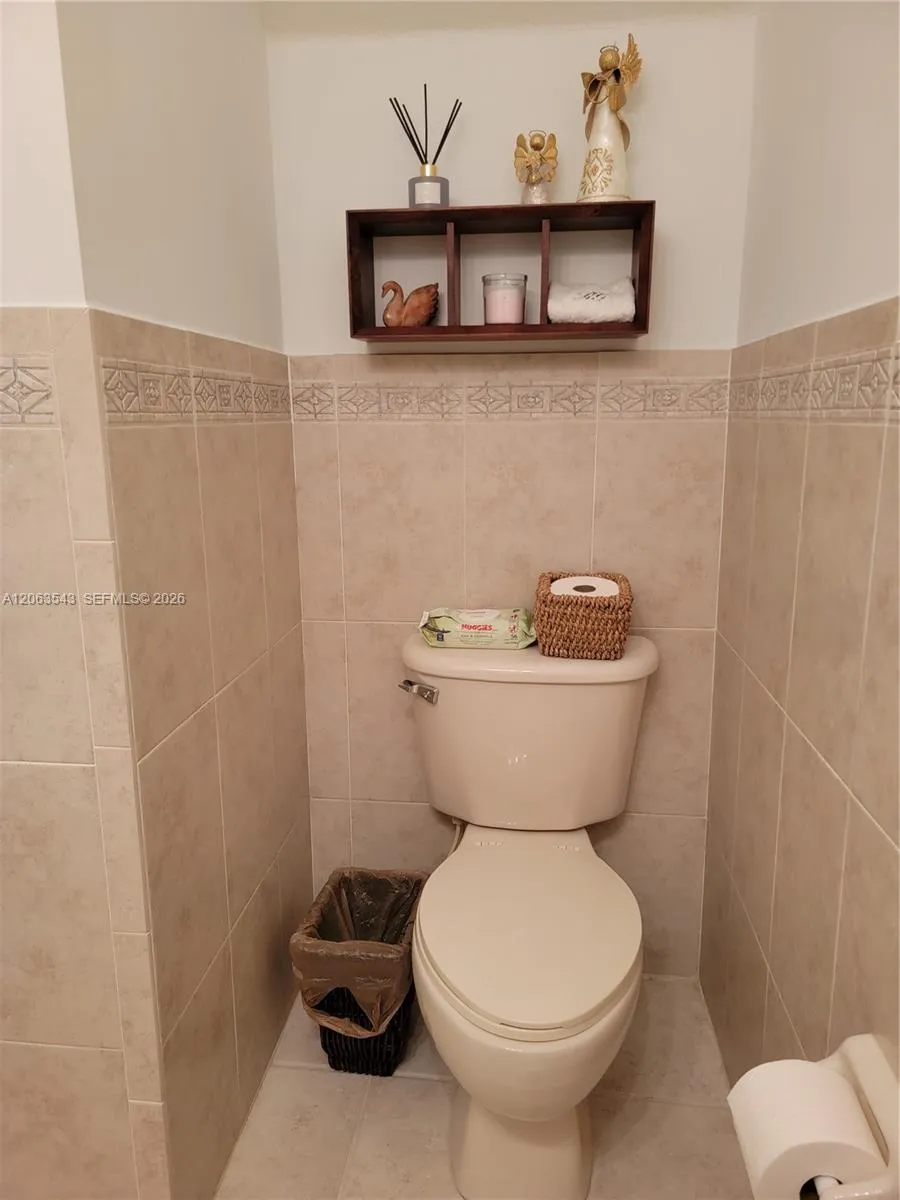 15375 SW 9th Way Miami, FL 33194