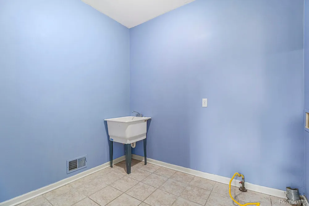 1028 MAYA COURT #Unit Troy City, MI 48085