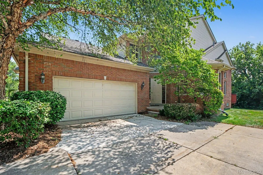 1028 MAYA COURT #Unit Troy City, MI 48085