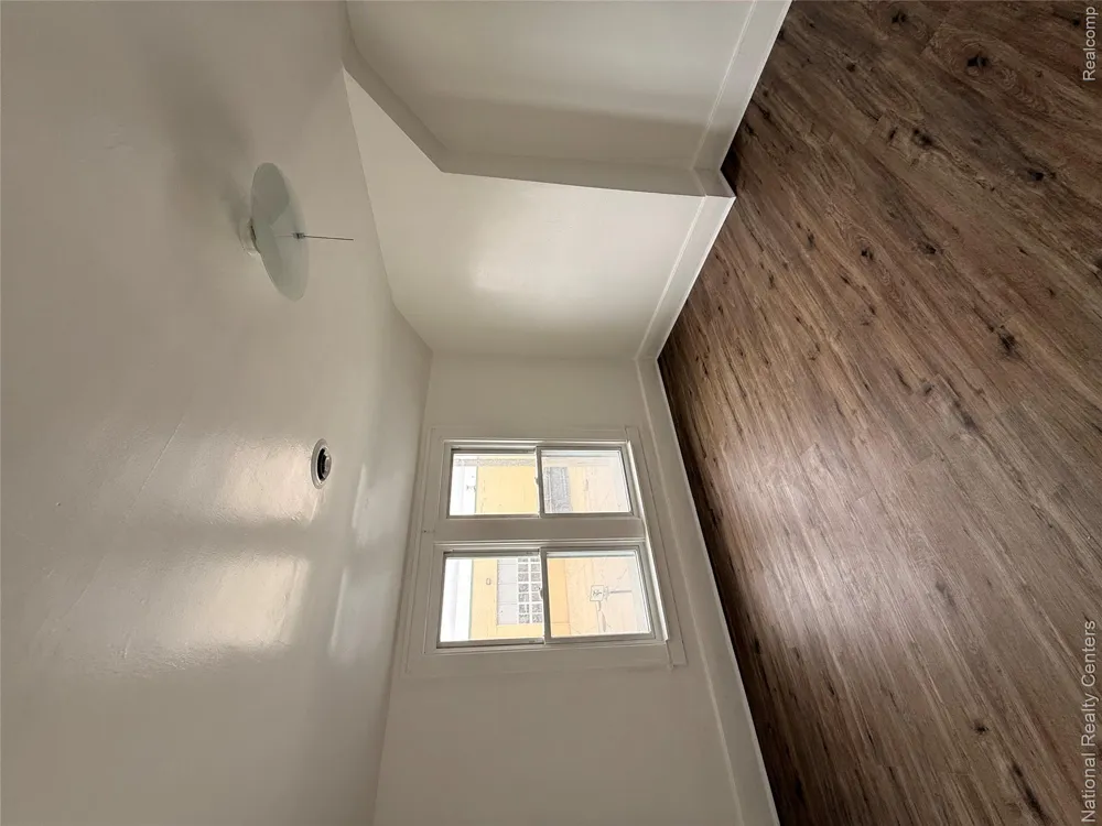 18168 Brohl Street Roseville City, MI 48066