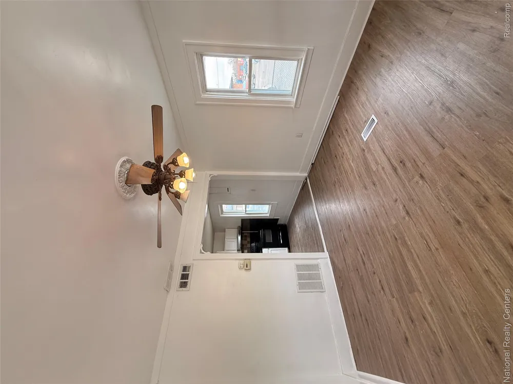 18168 Brohl Street Roseville City, MI 48066
