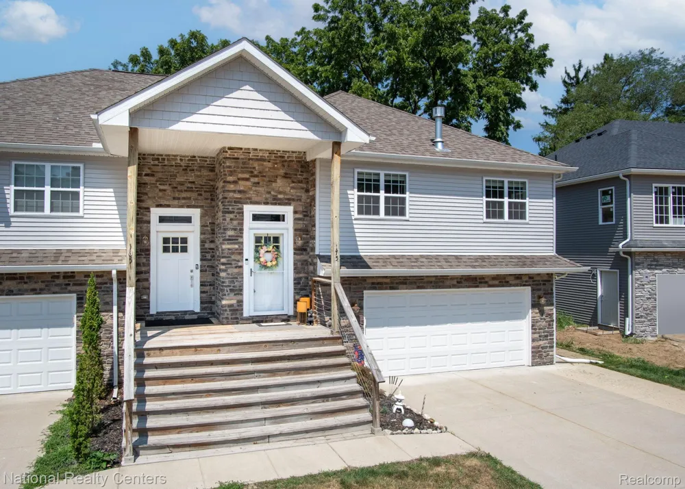 175 Whispering Pines Drive Fenton City, MI 48430
