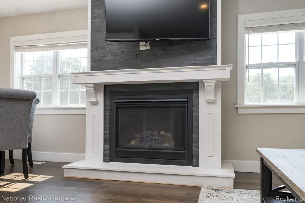 175 Whispering Pines Drive Fenton City, MI 48430