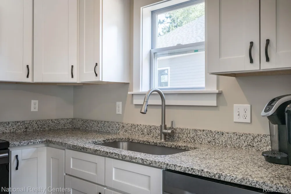 175 Whispering Pines Drive Fenton City, MI 48430