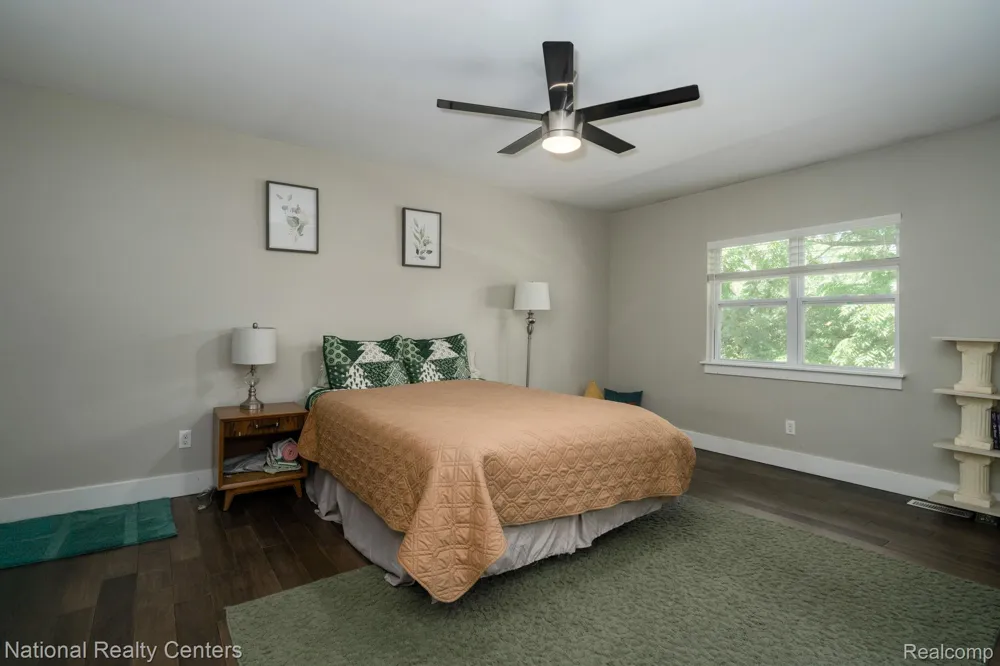 175 Whispering Pines Drive Fenton City, MI 48430