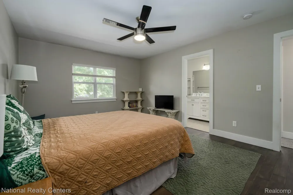 175 Whispering Pines Drive Fenton City, MI 48430