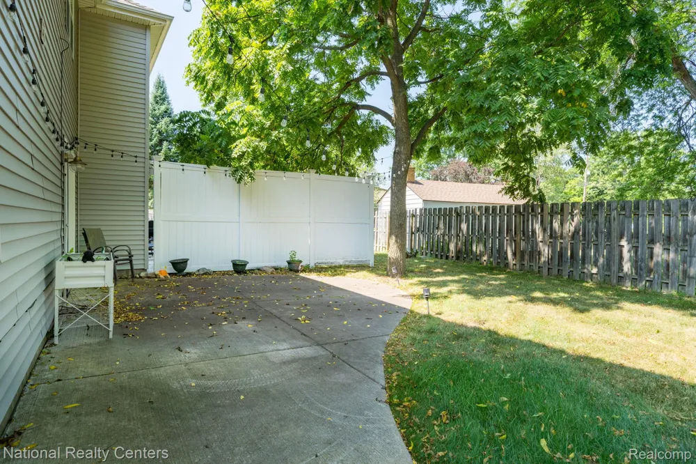 175 Whispering Pines Drive Fenton City, MI 48430