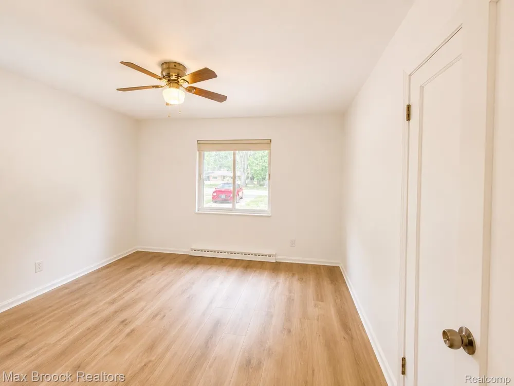 21613 Wallace Drive Southfield City, MI 48075