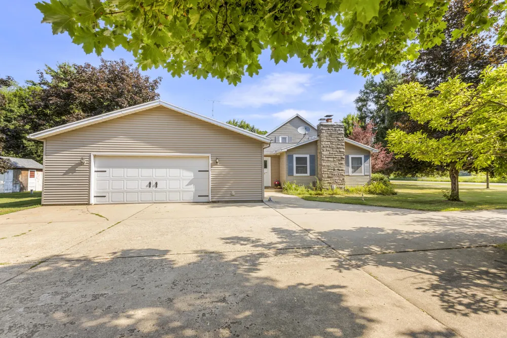 19275 16 Mile Road Marshall City, MI 49068