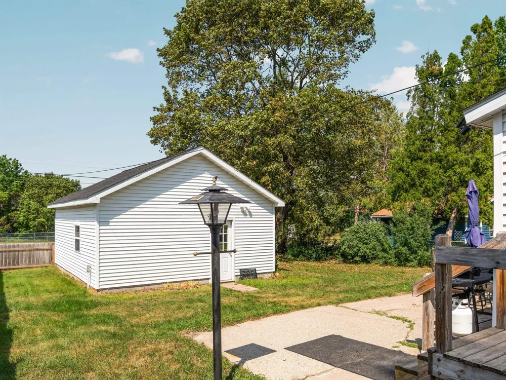 717 E Garfield Street Cadillac City, MI 49601