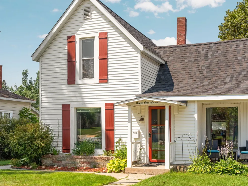 717 E Garfield Street Cadillac City, MI 49601