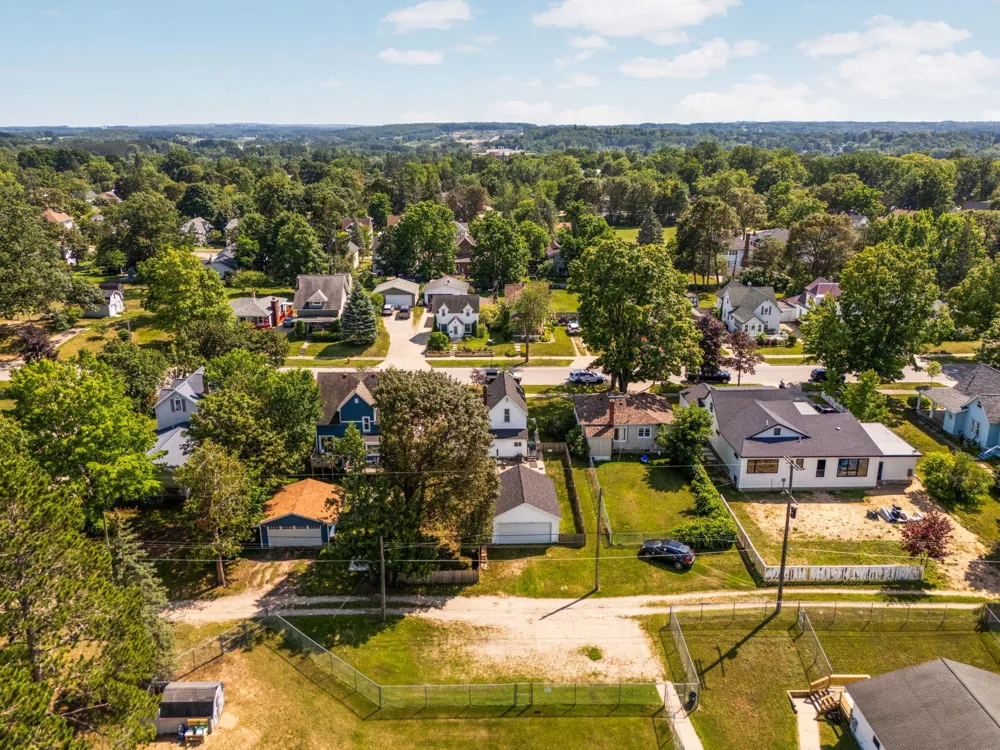 717 E Garfield Street Cadillac City, MI 49601