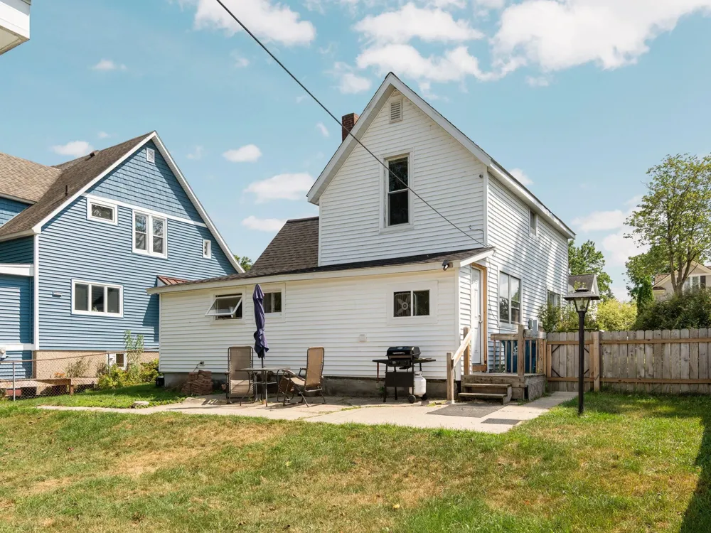 717 E Garfield Street Cadillac City, MI 49601