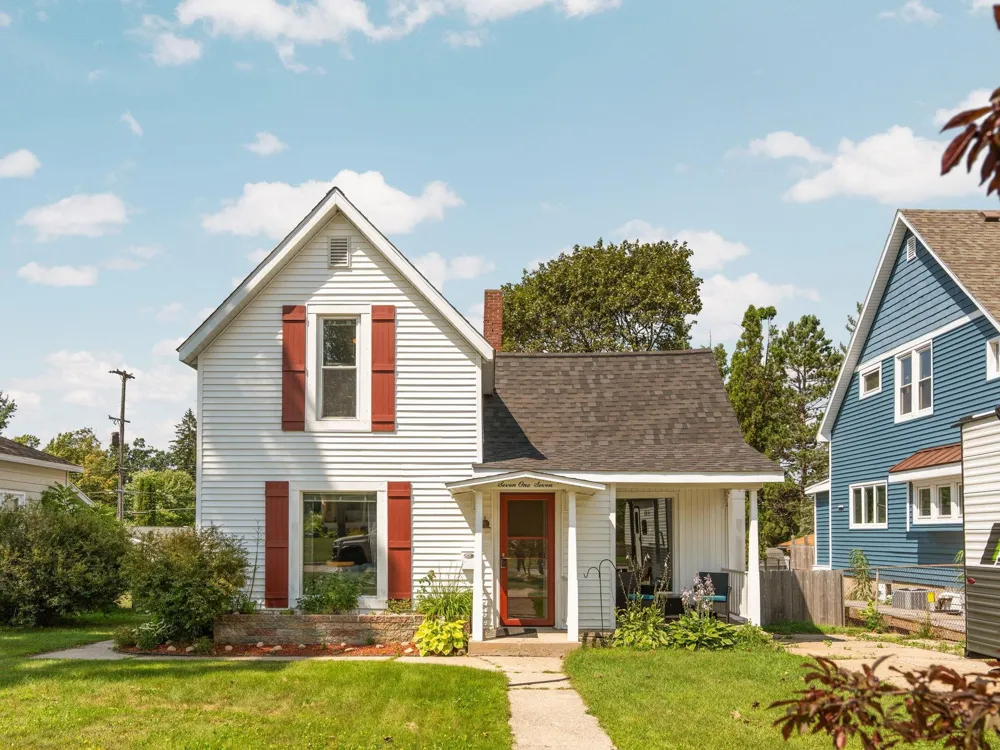 717 E Garfield Street Cadillac City, MI 49601
