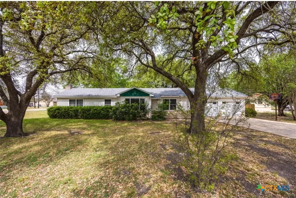 211 W Long Street Elm Mott, TX 76640