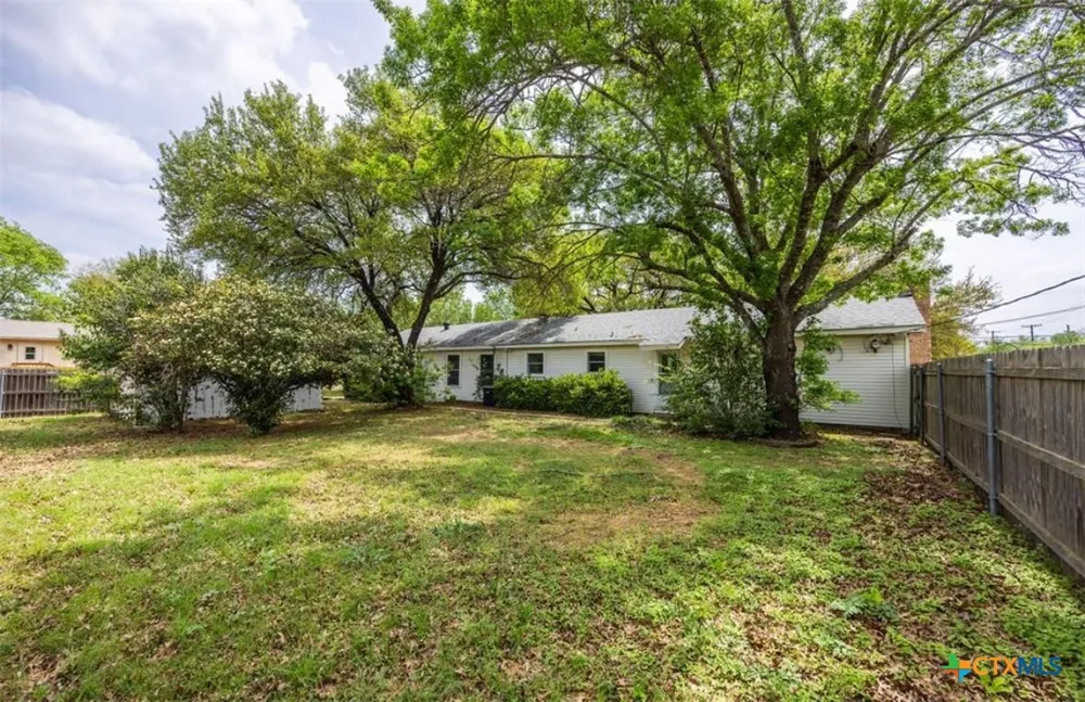 211 W Long Street Elm Mott, TX 76640