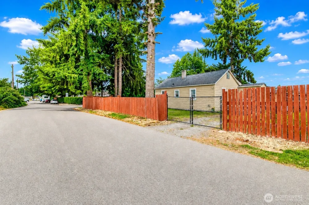 1826 G STREET SE Auburn, WA 98002