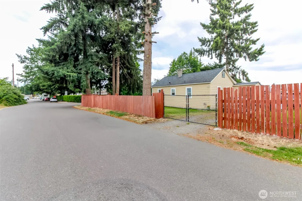 1826 G STREET SE Auburn, WA 98002