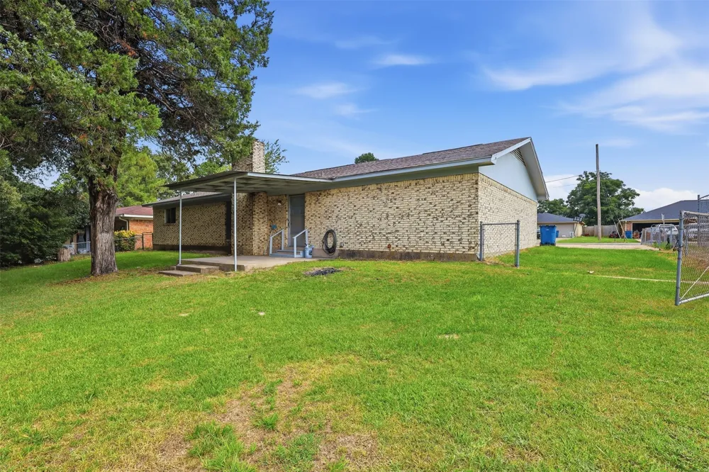 108 Brenda Dr. Mt Pleasant, TX 75455