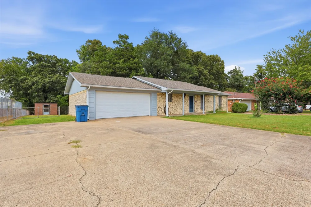 108 Brenda Dr. Mt Pleasant, TX 75455