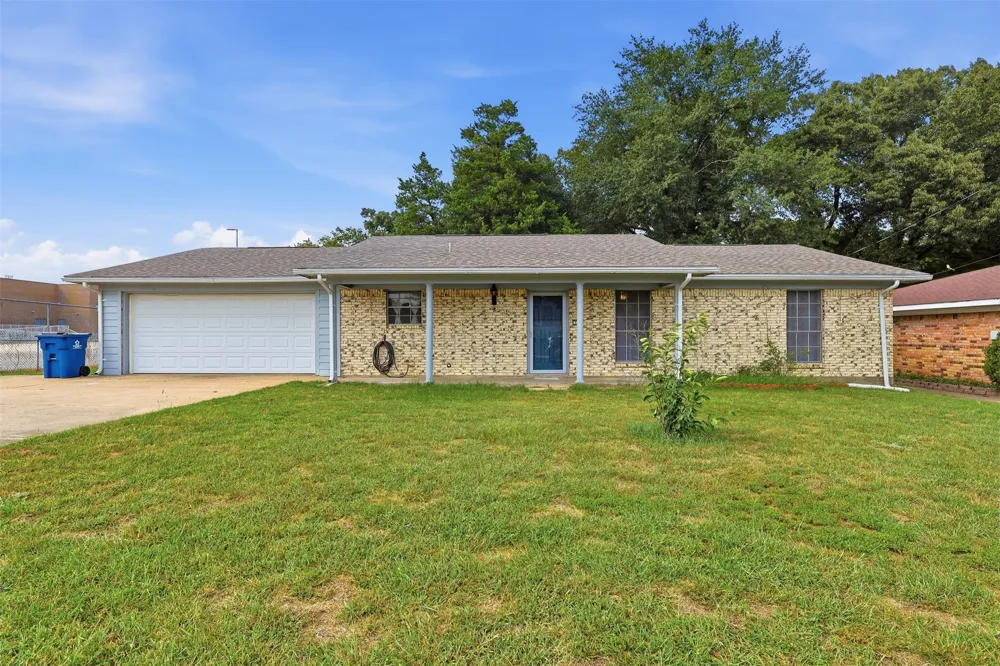 108 Brenda Dr. Mt Pleasant, TX 75455