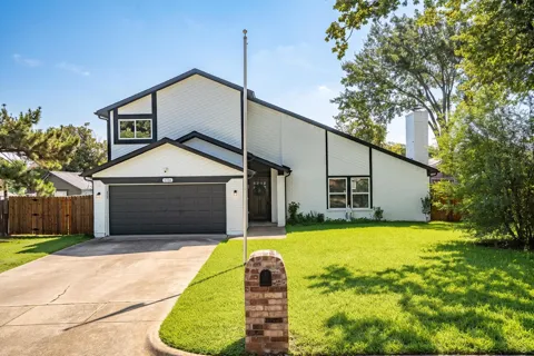 2316 Hummingbird Trail