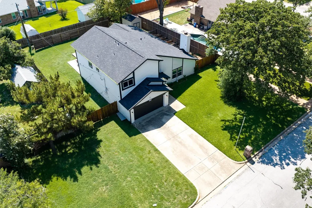 2316 Hummingbird Trail Grapevine, TX 76051