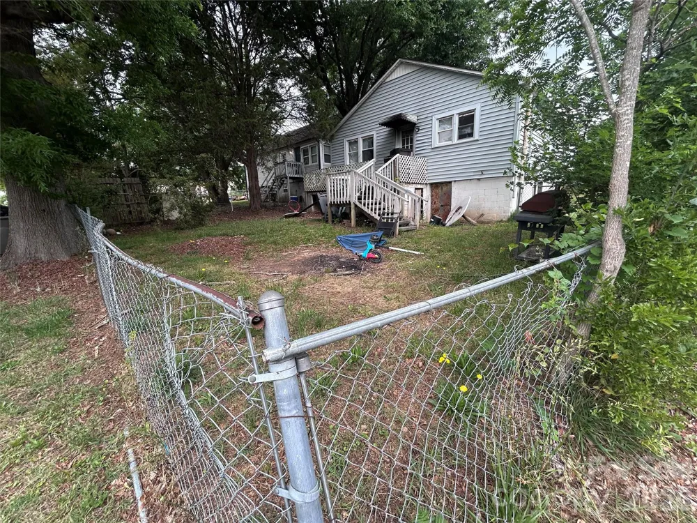 317 S Yates Street Gastonia, NC 28052