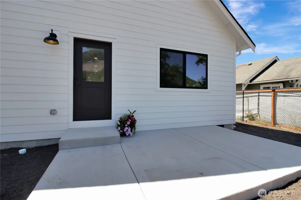 716 Givens      Lot 34&35 Avenue Darrington, WA 98241