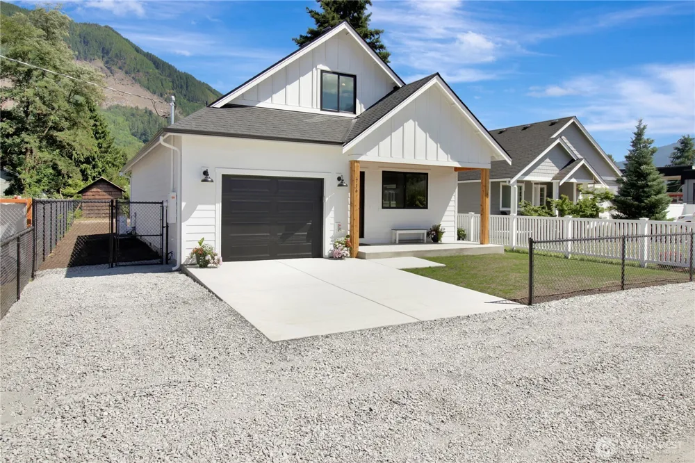 716 Givens      Lot 34&35 Avenue Darrington, WA 98241