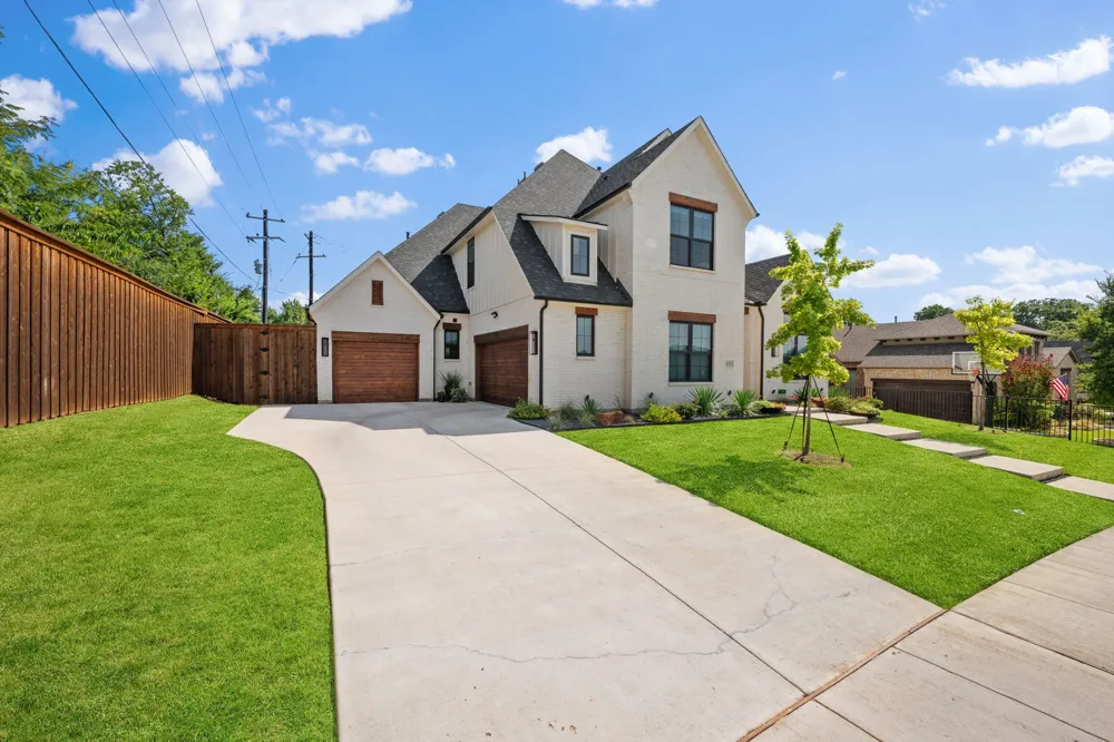 133 Chisholm Trail Highland Village, TX 75077