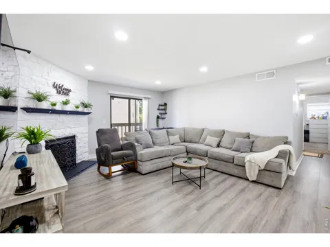 8225 Fairmount Drive #5-105
