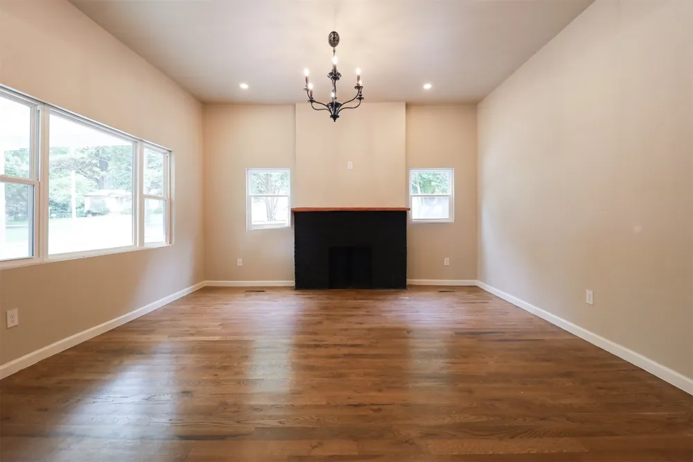 1516 W School Street Claremore, OK 74017