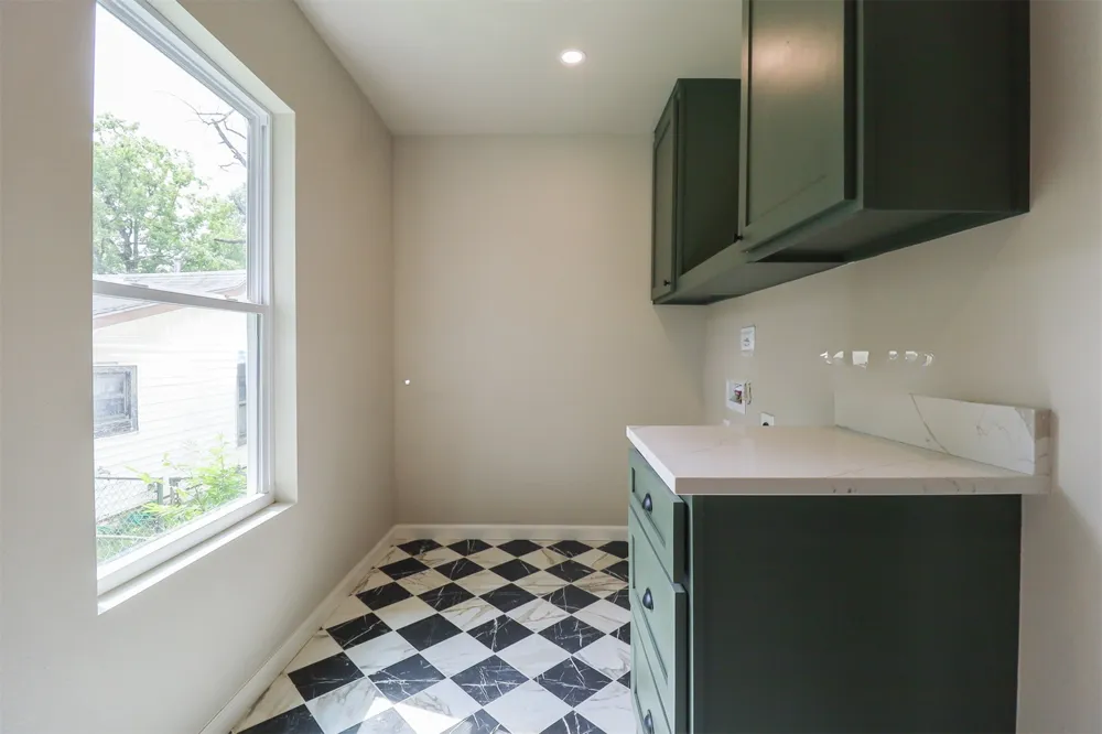 1516 W School Street Claremore, OK 74017
