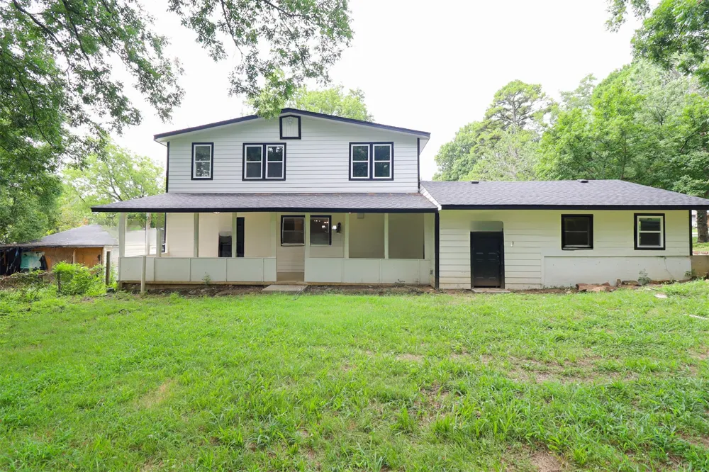 1516 W School Street Claremore, OK 74017