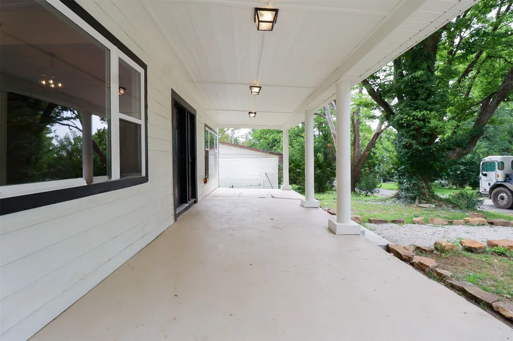 1516 W School Street Claremore, OK 74017